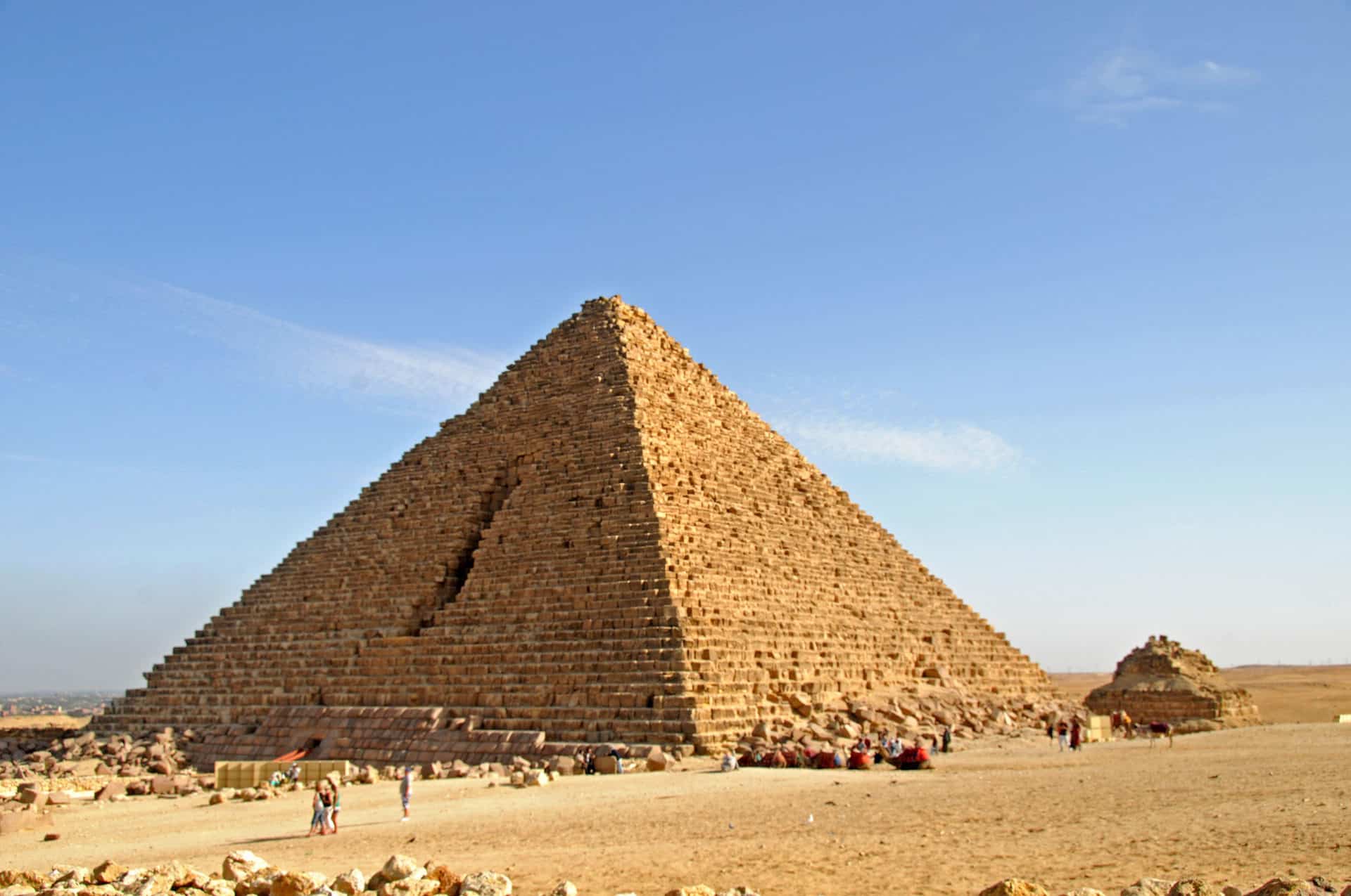 Pyramid of Menkaure, the great pyramids of Giza