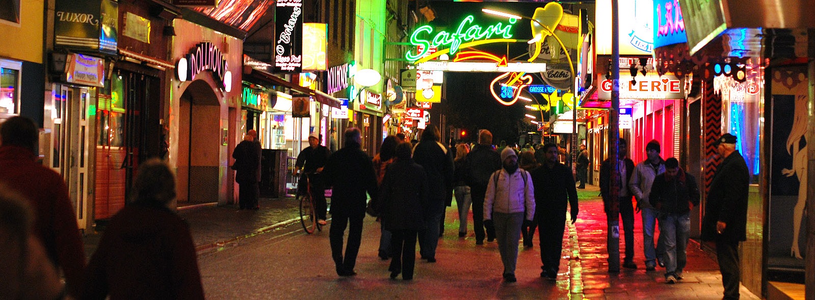 Reeperbahn image for Top Things To Do in Hamburg blog