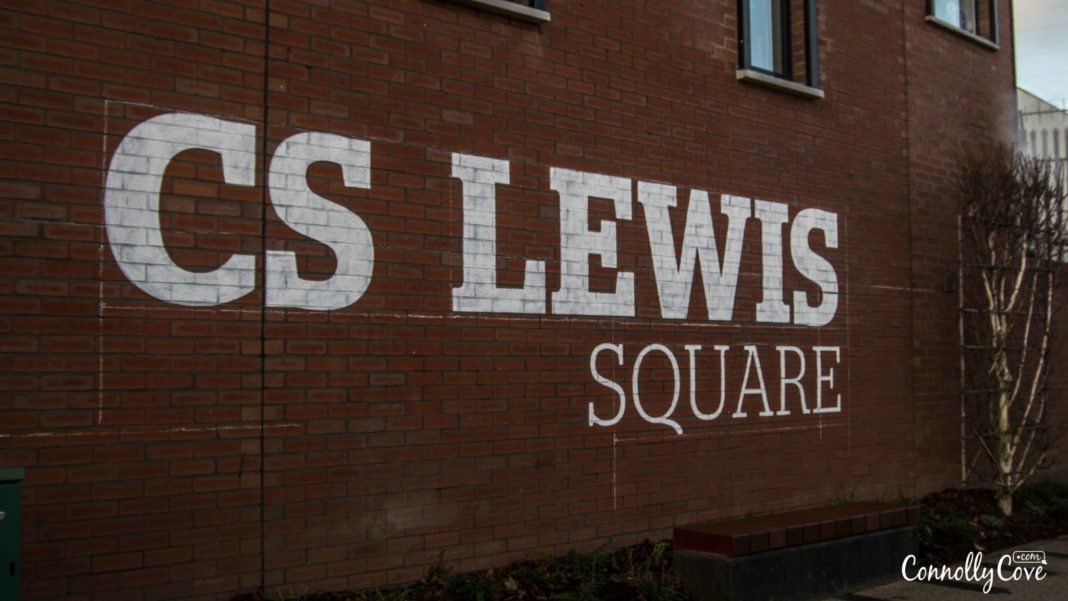 CS Lewis Square Belfast Narina Characters by ConnollyCove 15 If you're searching for the ultimate guide around Belfast then I'm here to help you out. This blog is dedicated to everything Belfast-related. Anything you could possibly want to know about the city will be here. In this Belfast travel blog, I'll share with you all the best tips and advice about travelling around Belfast.