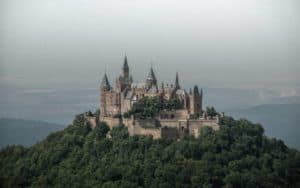 Biggest castles in the world featured image mountain top castle