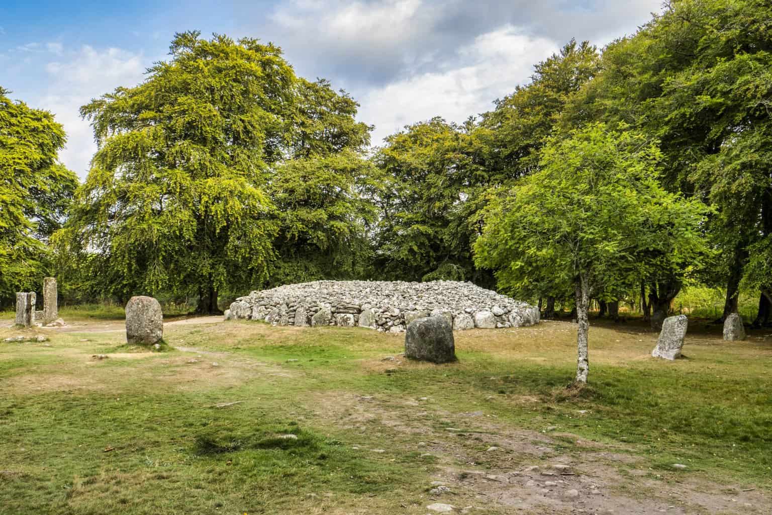 Clava Cairns min scaled The best-selling author Diana Gabaldon has managed to create a world that has captivated fans and readers for decades. Even though she hadn't set foot in Scotland when she began writing her book series Outlander, the basis of the popular TV series of the same name, she did capture the history and culture of the beautiful country. 