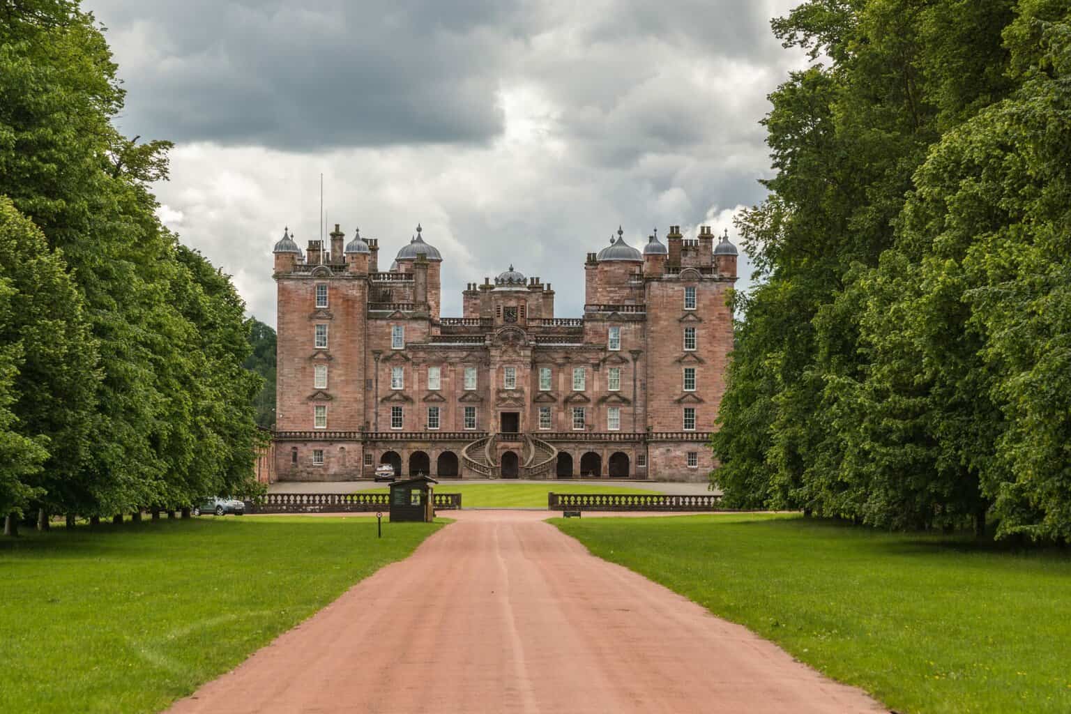 Drumlanrig Castle min scaled The best-selling author Diana Gabaldon has managed to create a world that has captivated fans and readers for decades. Even though she hadn't set foot in Scotland when she began writing her book series Outlander, the basis of the popular TV series of the same name, she did capture the history and culture of the beautiful country. 