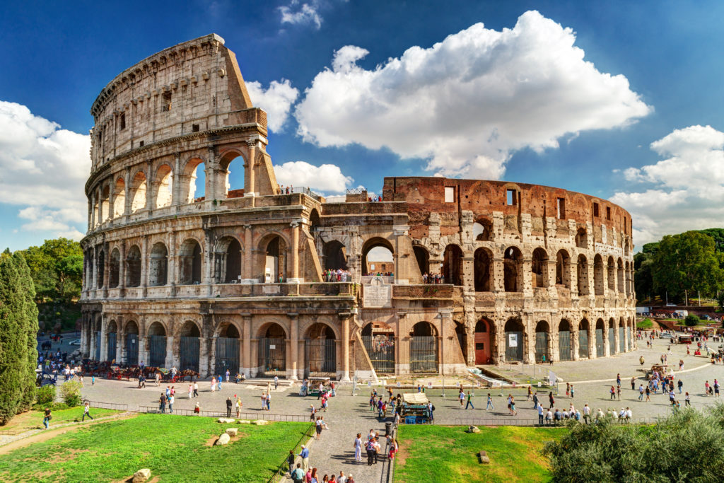 Affordable activities to do in Rome: visit the Colosseum