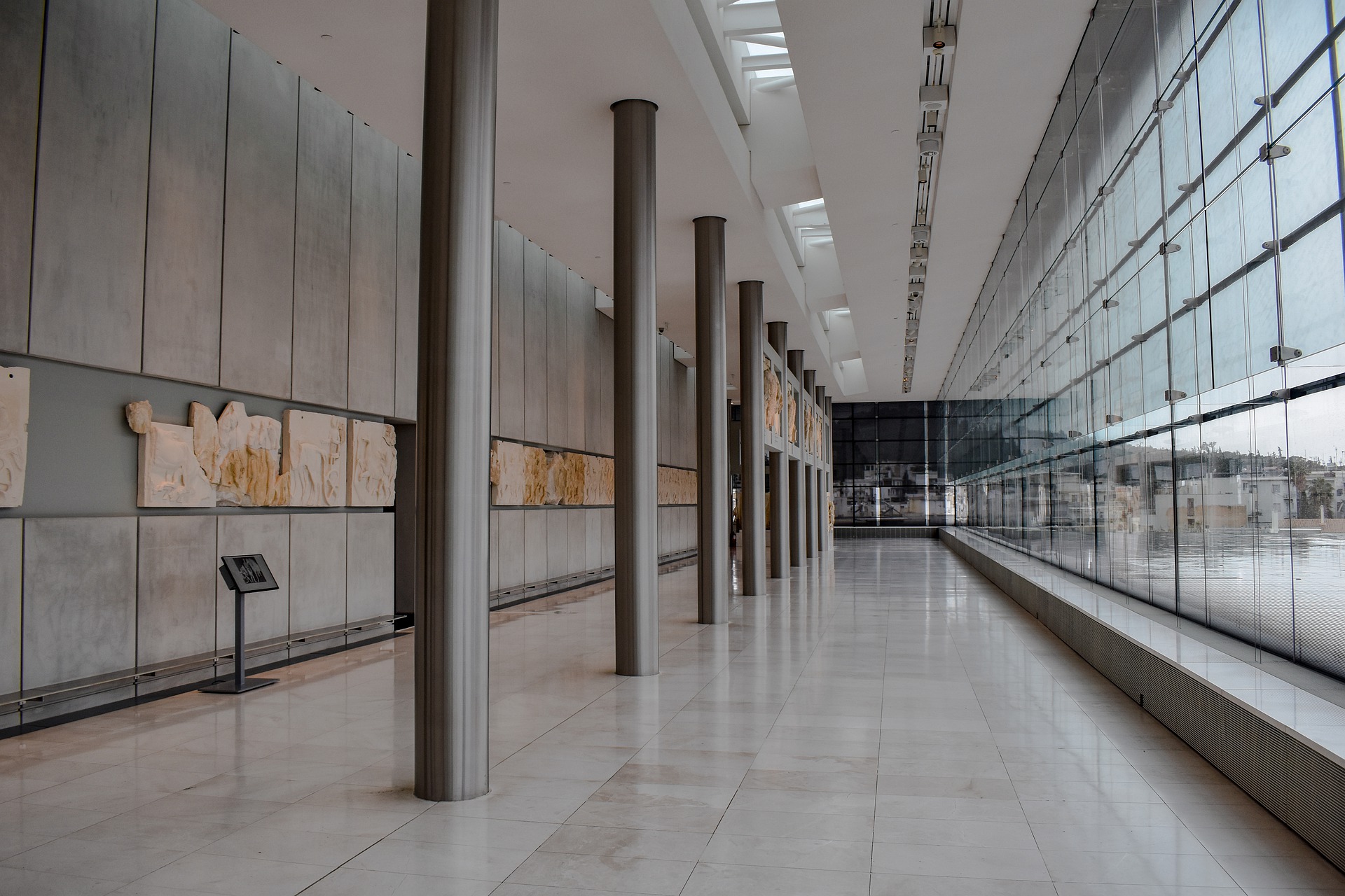 The outside hall of Acropolis Museum
