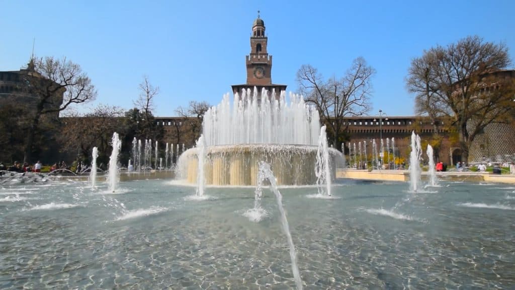 Castello Sforzesco (the fountain on the Milan Castle Square)