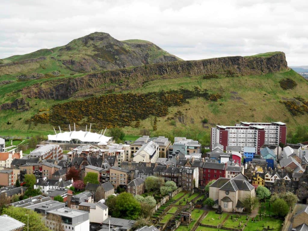 arthurs seat 961116 1920 Are you fond of places that are full of historical landmarks? Do you wish to be taken away by marvelous natural landscapes? Both aspects are found in Scotland's capital city; Edinburgh.