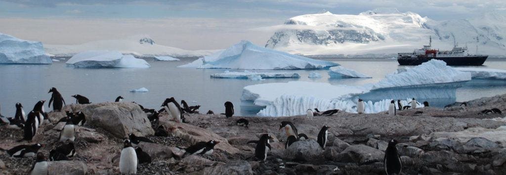 Top 7 Vacation Spots in the World Antarctica Our planet is full of places in the deepest corners of the most forgotten regions of this world that will fit your spirit with all and leave you in wonder. Travelling has become more and more accessible over the past few years. With the internet, finding interesting destinations for vacation becomes much easier. Here are the top 10 vacation destinations in the world. 