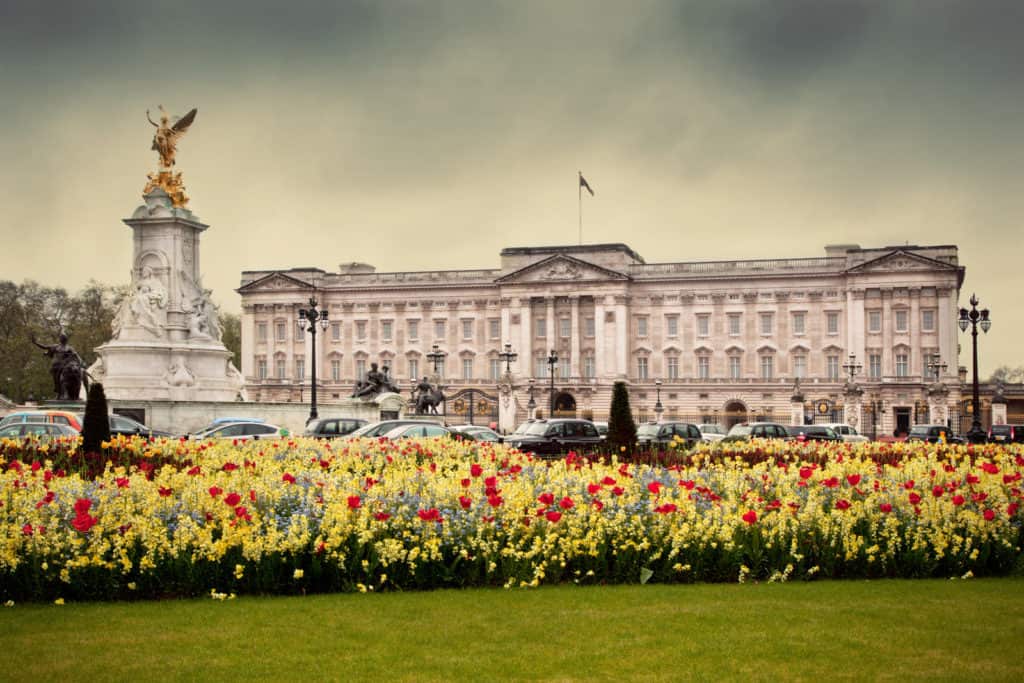 8672942 buckingham palace in london the uk Do you know about the top recommended places to visit in London this summer? We have some recommendations that we would like to share with those who will be coming to visit London this summer. Or even for those who have future plans to visit London.