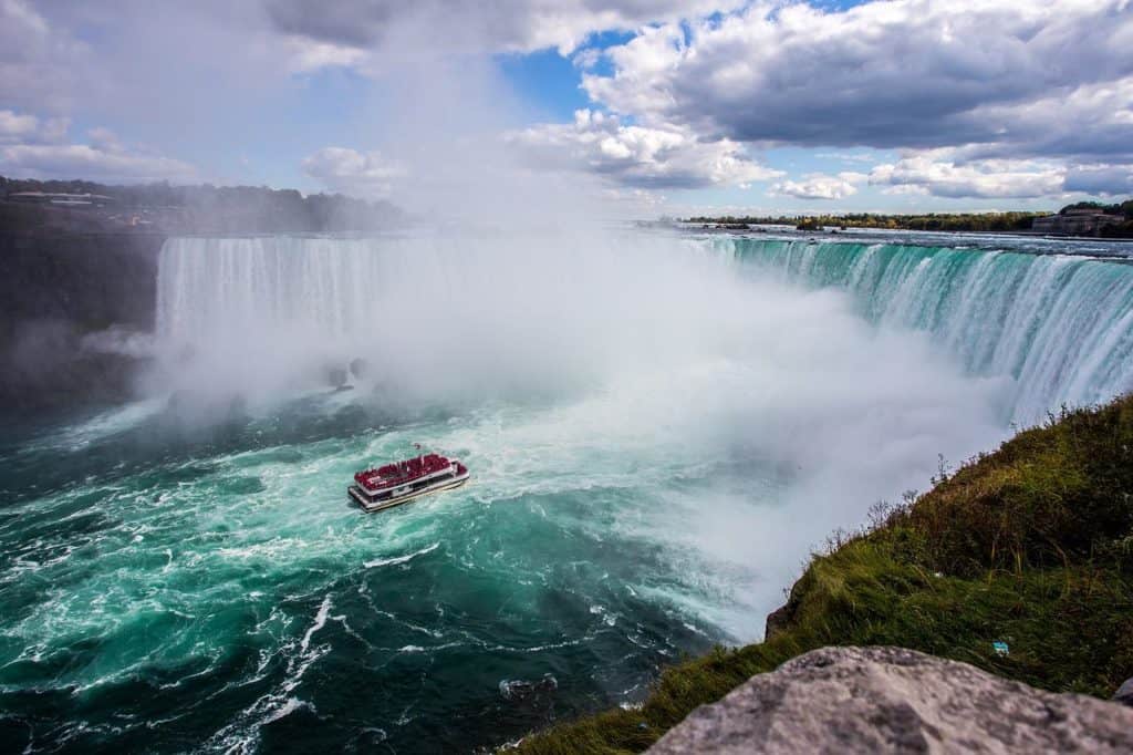 Facts about Niagara Falls - Niagara Falls and the Vapour Haze of Niagara Falls
