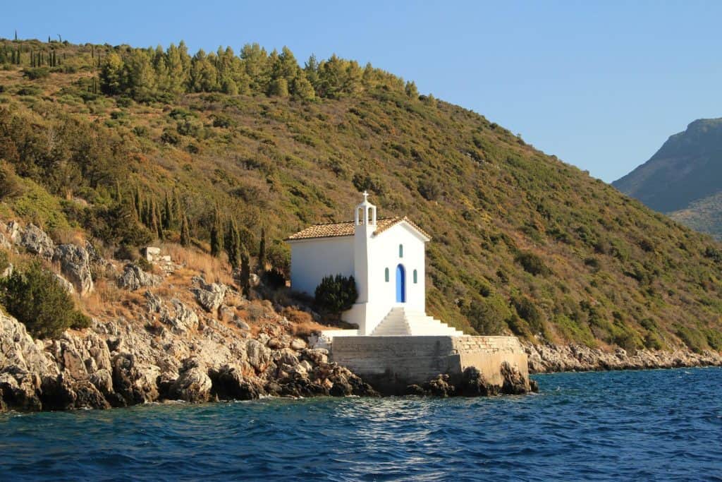 Ionian Islands Greece 6 On Greece's western coast are the Ionian islands. Greece and Italy are separated by this collection of Greek islands. Their name in Greek is Heptanisa, which translates to 