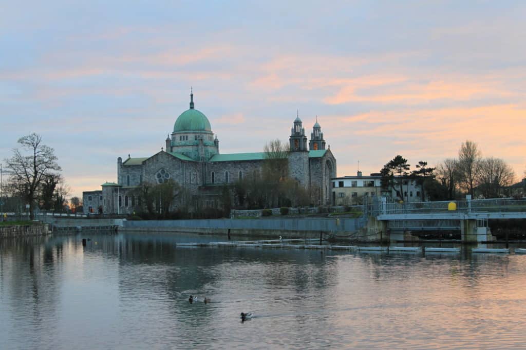 3298725 galway cathedral in the evening Since Ireland is a quite vast country, you will need to specify which part you’re going to visit. If you’re up for exploring a field of marvellous wonders, the West of Ireland should be your next stop. County Galway lies in this part of Ireland. It happens to be one of the country’s most exceptional spots. The county is home to vast fields, barren and stone-walled ones, boglands, rugged coastline, and mountain ranges.