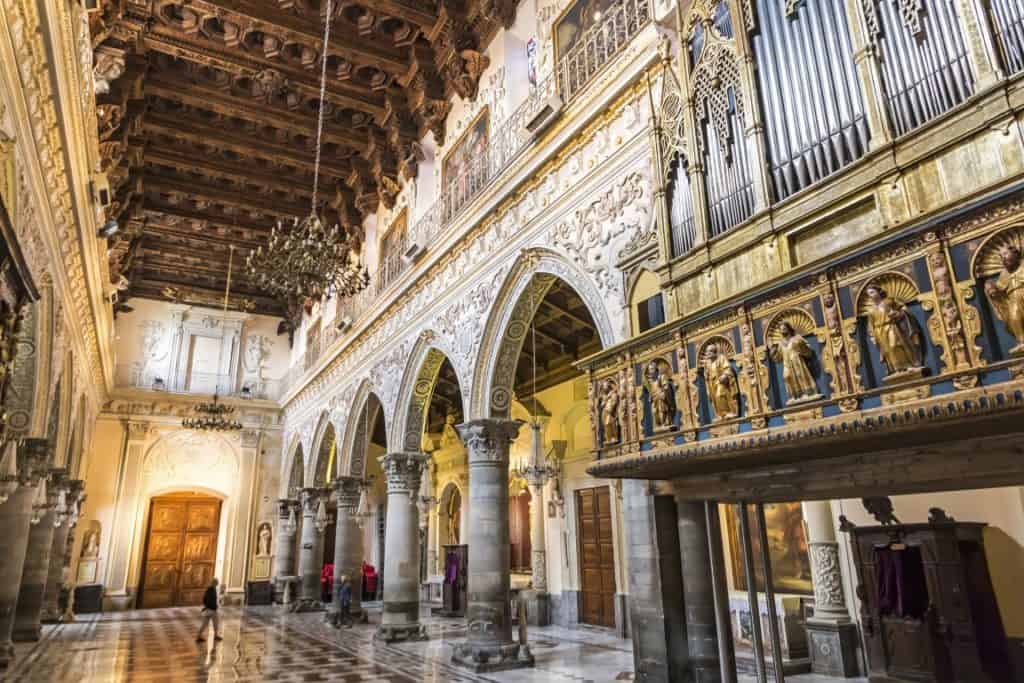 Things to do in Sicily - Interior of Duomo di Enna