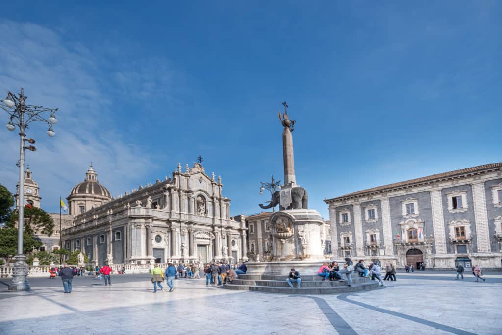 Things to do in Sicily - Piazza del Duomo