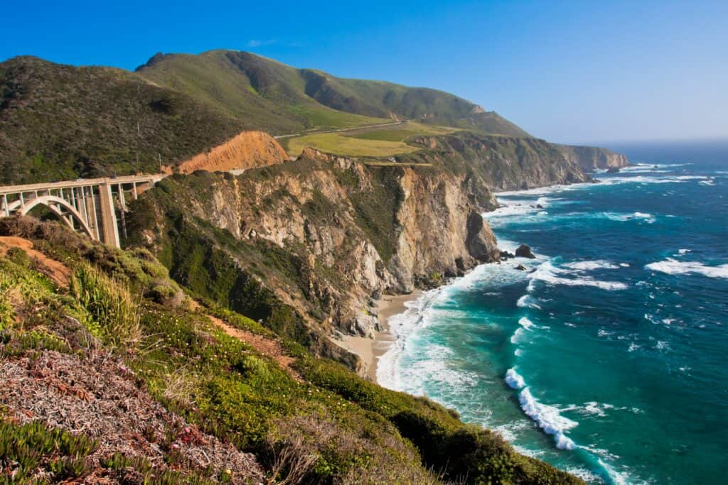 Big Sur Region California min North America is a whole-package deal. As the third-largest continent in the world, North America has a lot to offer to everyone, every taste, every mood, every preference, and every occasion. Rich in culture, natural beauty, historical sights, beach scene, party scene, and culinary scene, North America could check all the items on your bucket list all on its own. 