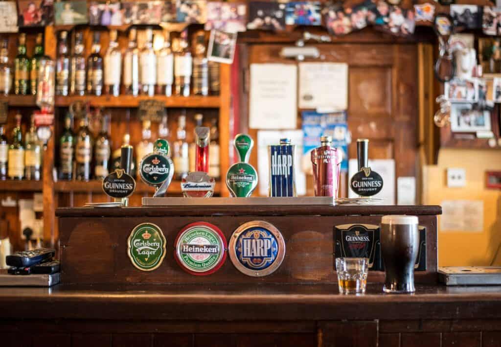 things to do in Dingle- Pubs