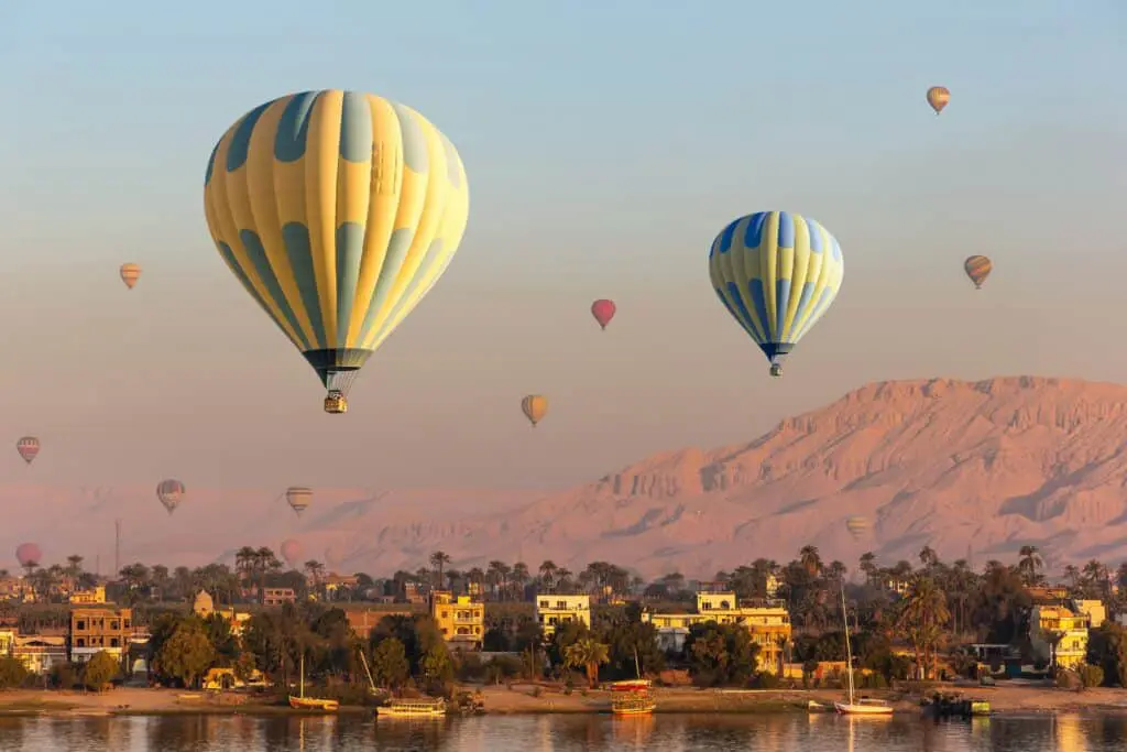 Air Ballooning in Luxor 2 min The following is a sample itinerary that provides an overview of the Luxor and Aswan cruise. Itineraries can vary depending on the cruise company, the trip duration, and your personal preferences.