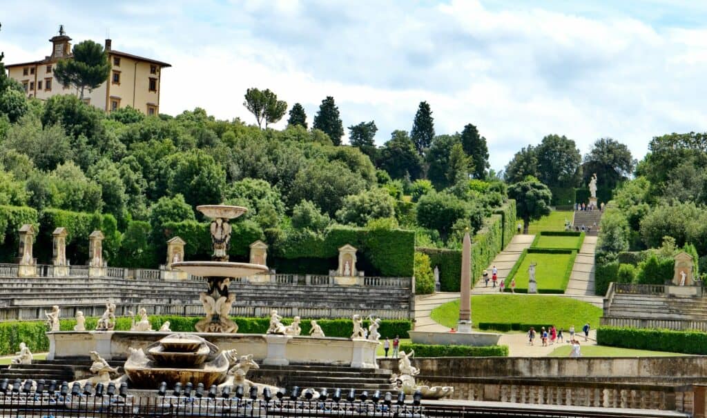 The Boboli Gardens min With activities appropriate to their ages, Florence has museums that offer children of all ages the chance to learn and enjoy a bit of Italian culture and art. There are also gardens, parks, and amusement parks in Florence where your children will have fun. Keep reading to know the most exciting things to do in Florence with kids.
