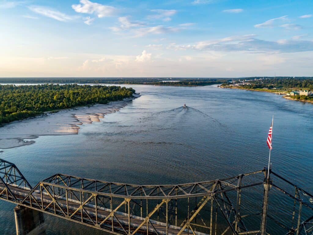road trips in the USA - mississippi river