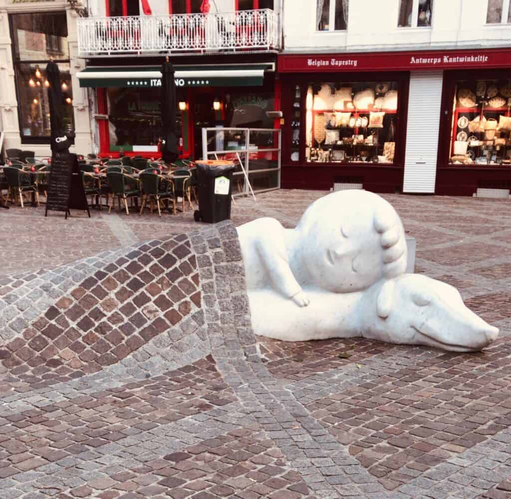 The Sculpture of Nello & Patrasche located in Antwerp, Belgium