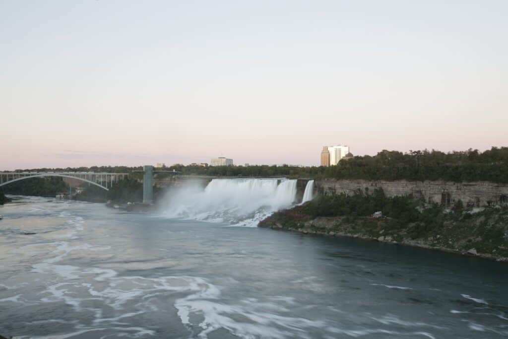 Niagara Falls min The land of maple syrup is actually the second largest country in the whole world. It’s also best known for its beautiful cosmopolitan cities. Little do people know that Canada is also home to stunning landscapes, lush forests, and mountainous areas. 