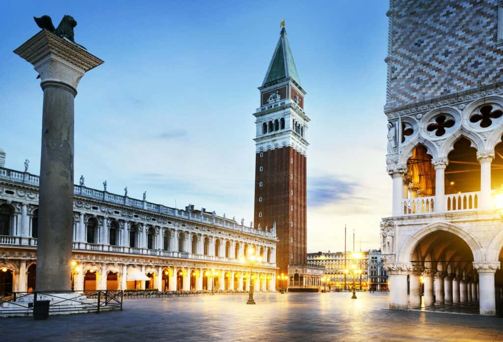 St. mark min Feel like jumping right into a medieval painting? Book a flight to Venice!