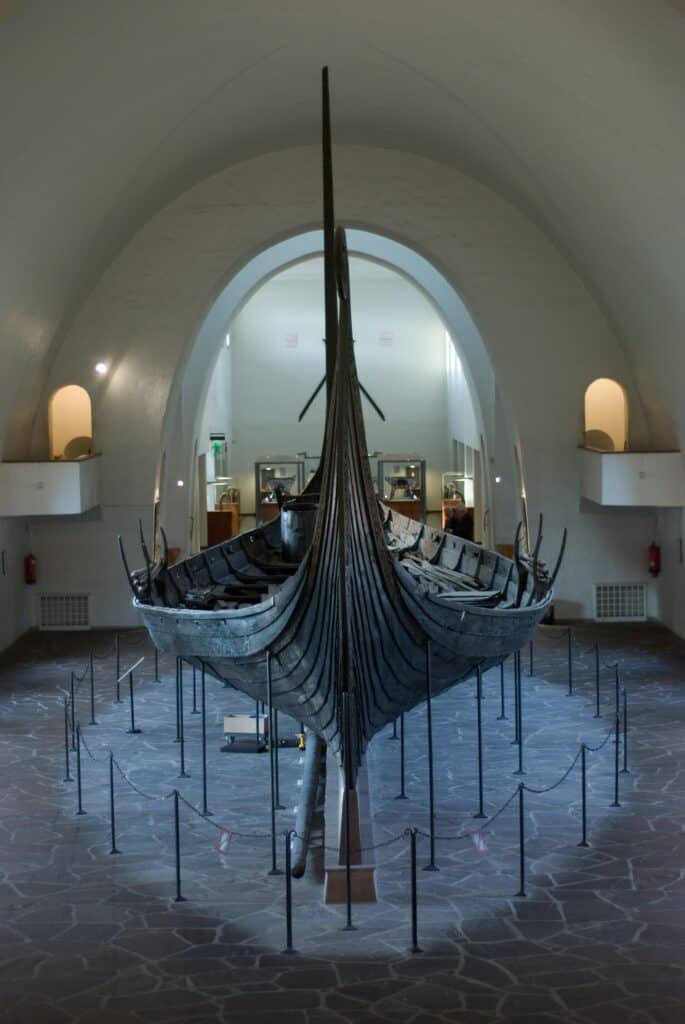 Viking Ship Museum min With the temperature going down, winter is getting real in many places around the world. Snow is falling over different countries, covering vast lands and creating magnificent landscapes. What place would be better to live in a freezing winter other than Norway?
