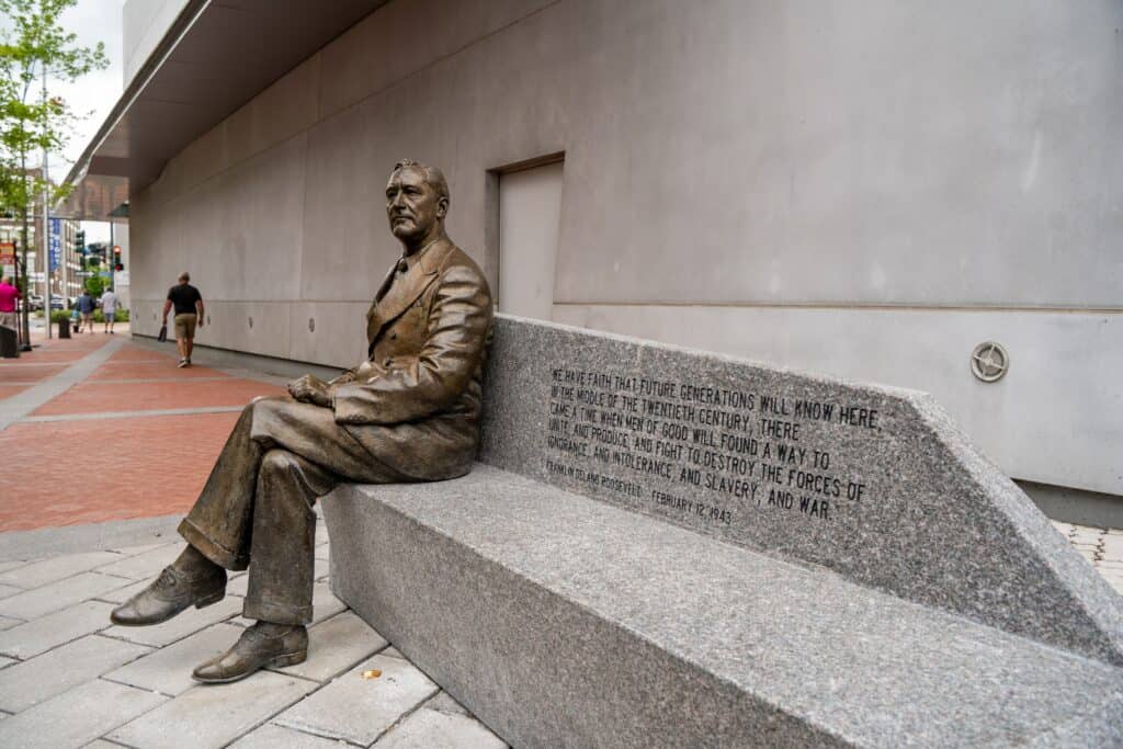 US president FDR statue
