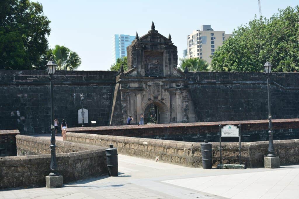 Fort Santiago min The Republic of the Philippines is to the west of the Pacific Ocean in southeastern Asia. It consists of 7107 islands, that's why it is considered an archipelago. The country includes three main divisions based on which the government is classified: Lulzen, Visayas, and Mindanao, with Manila as its capital.