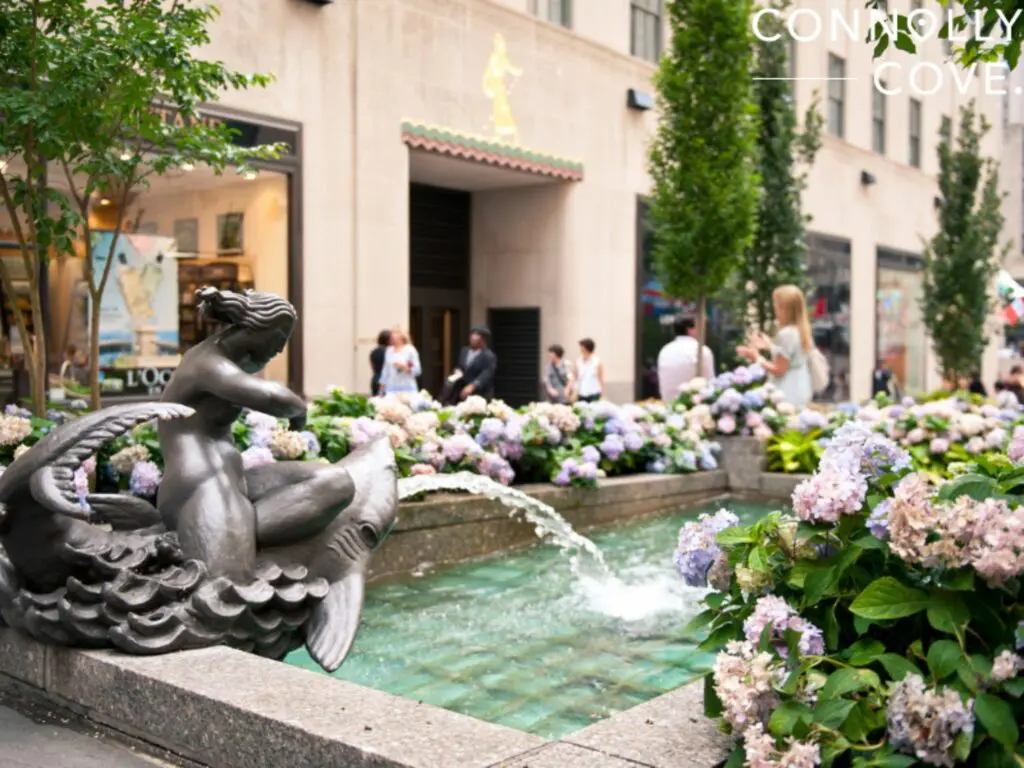 Rockefeller Center fountain on Fifth Avenue New York City 