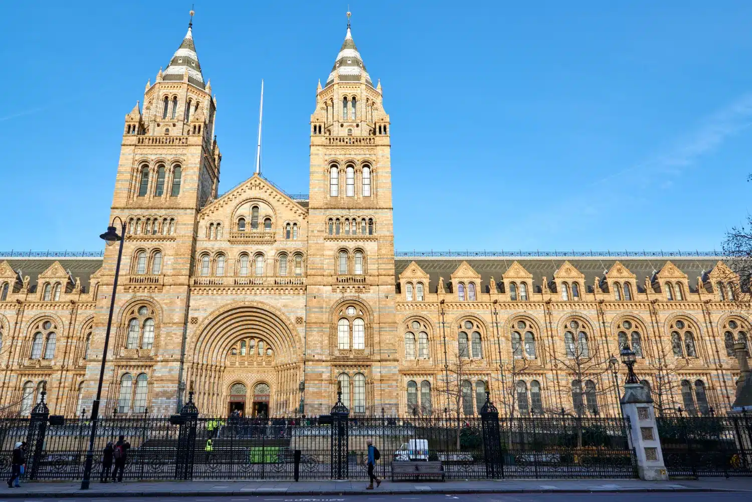 UK Tourism Statistics: Interesting Numbers and Facts You Need to Know 1 15593664 natural history museum 1 Tourism Statistics are significant for travellers to measure the advantages and benefits of their travel and learn more about the best destinations for their trip. In addition, it is helpful for businesses considering starting a new investment in the tourism industry.