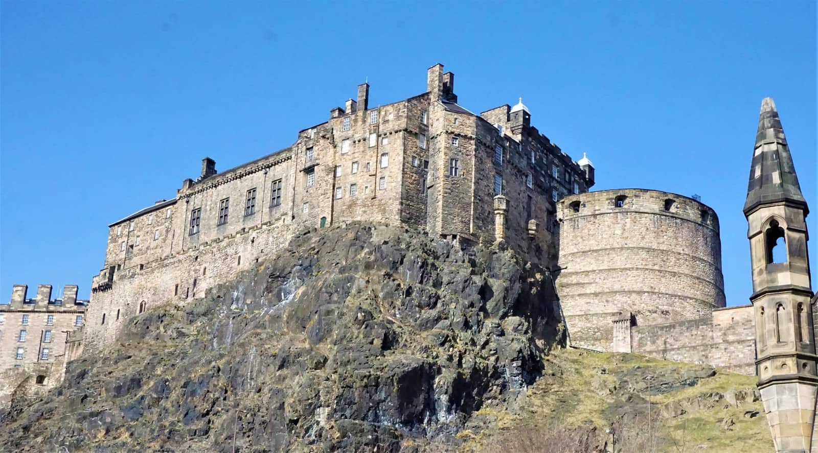 The Fascinating Legend of Edinburgh Castle - Scottish History