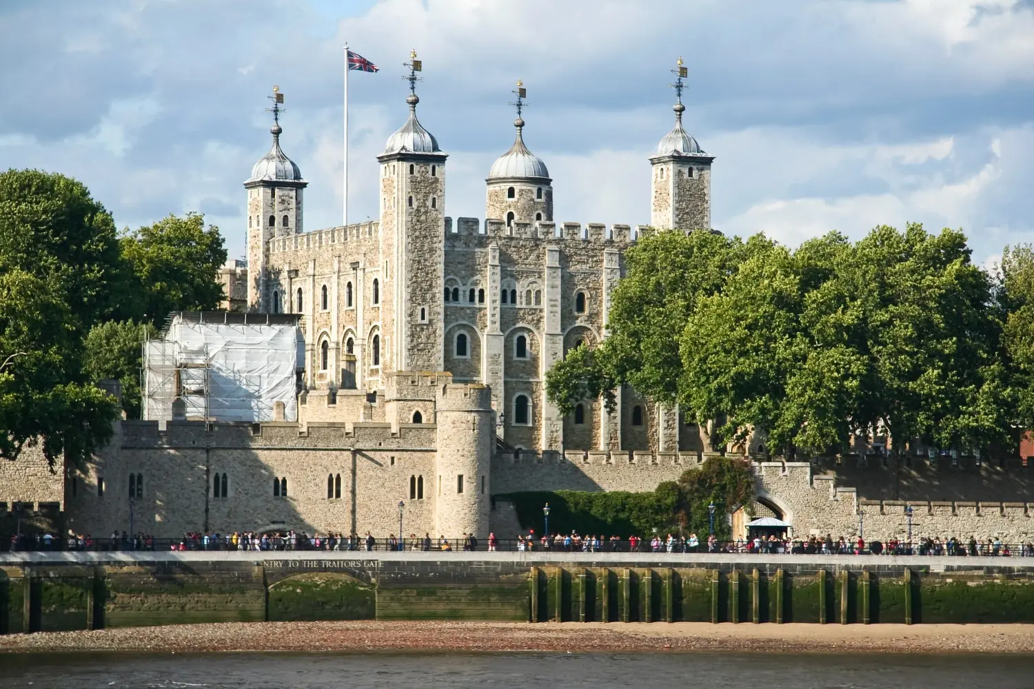 haunted castles in England
