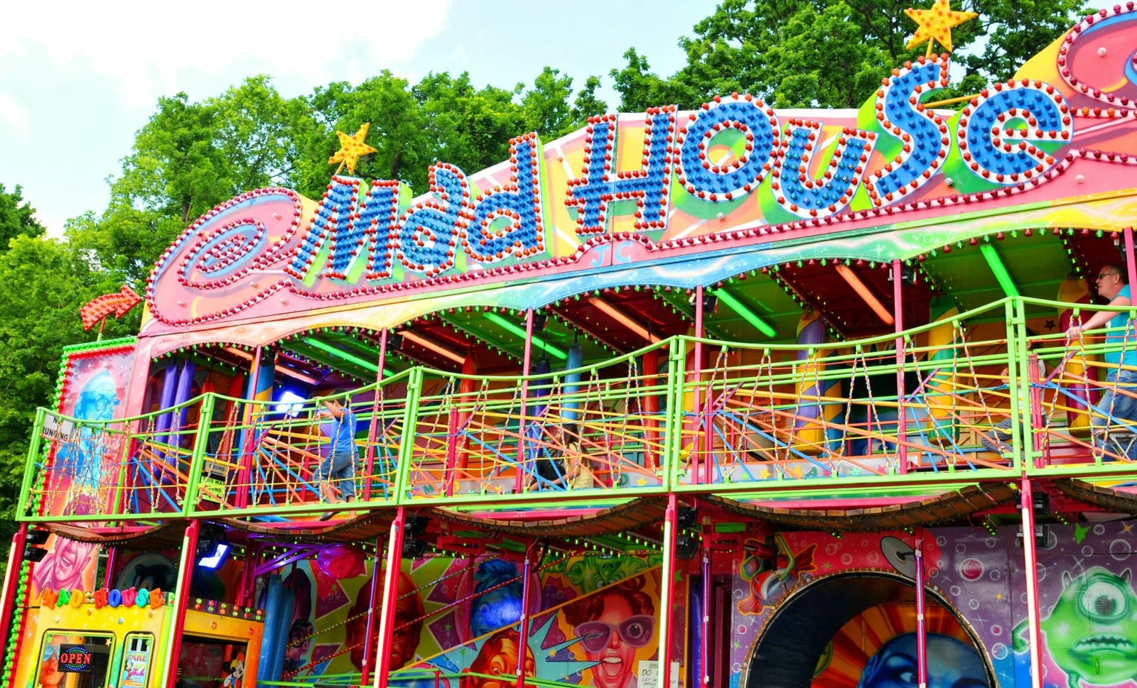 amusement parks in England