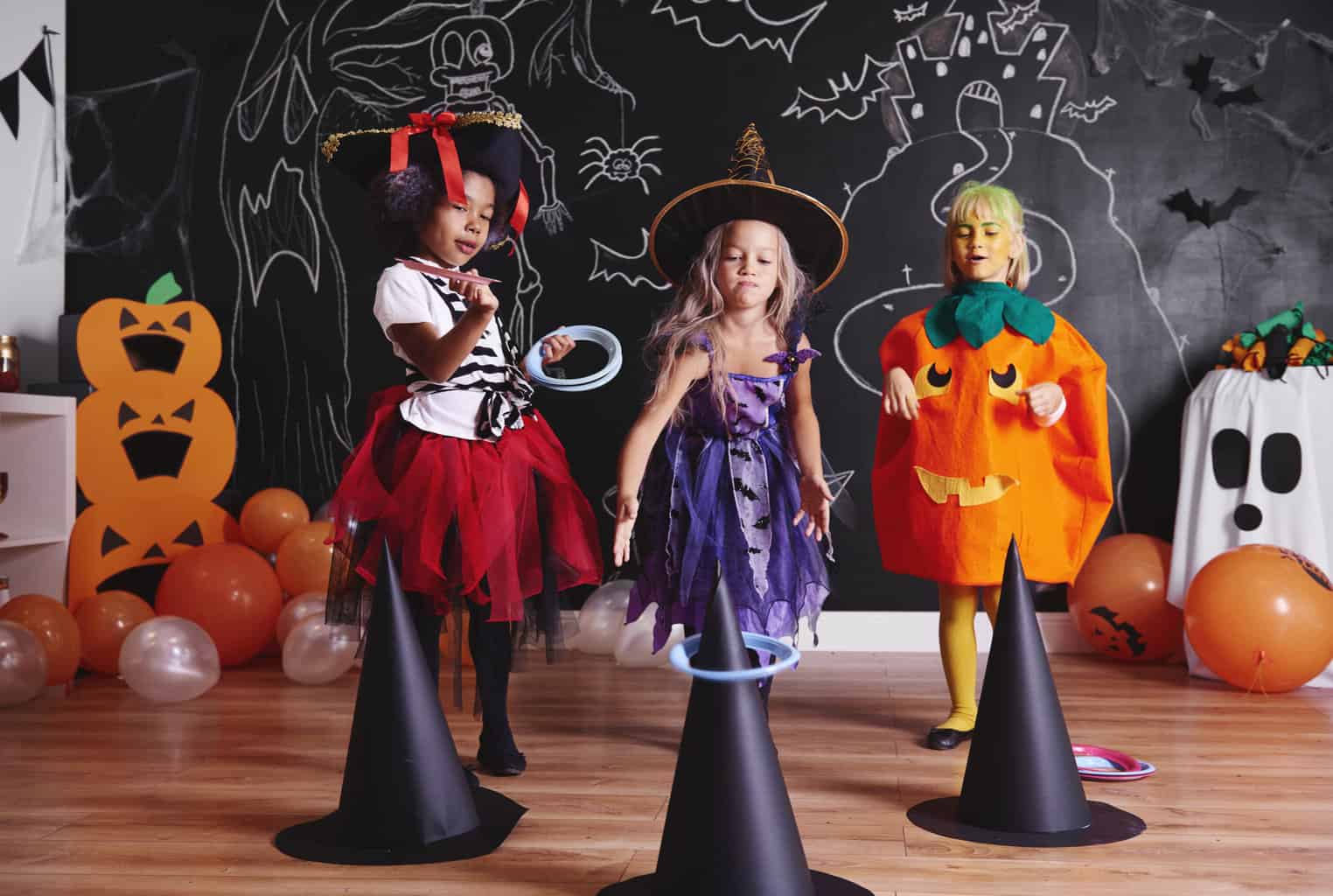 How to throw a kids Halloween party – spooky, fun and fang-tastic.