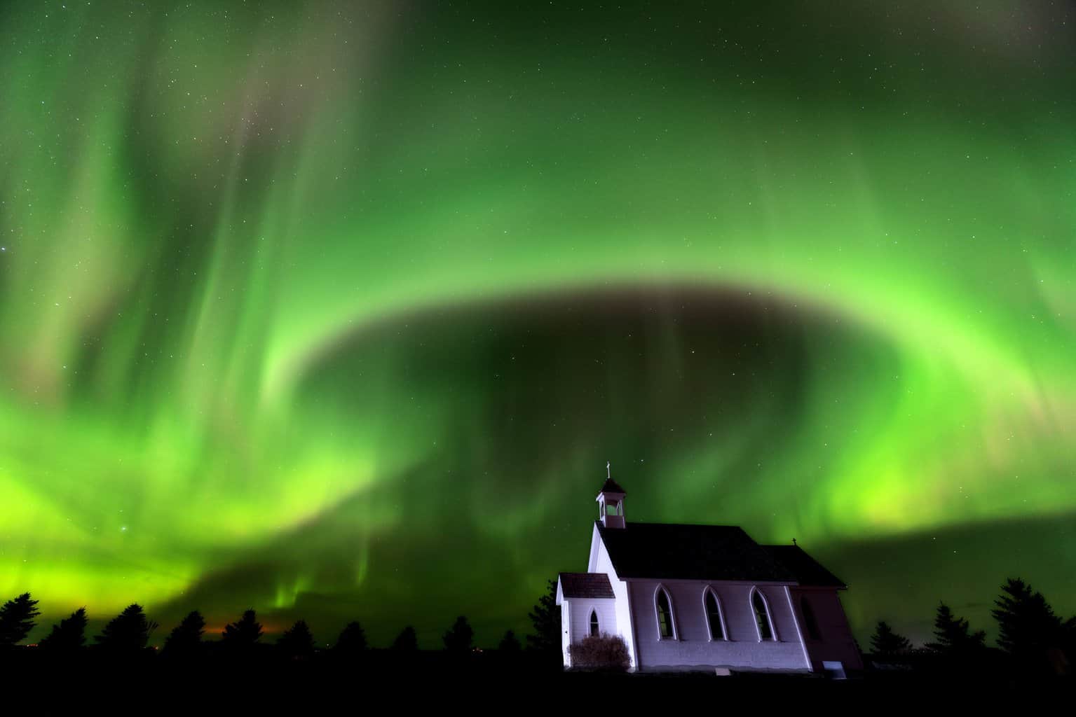 The Northern Lights in Canada - A Complete Guide to the Best 26 Spots to See Them