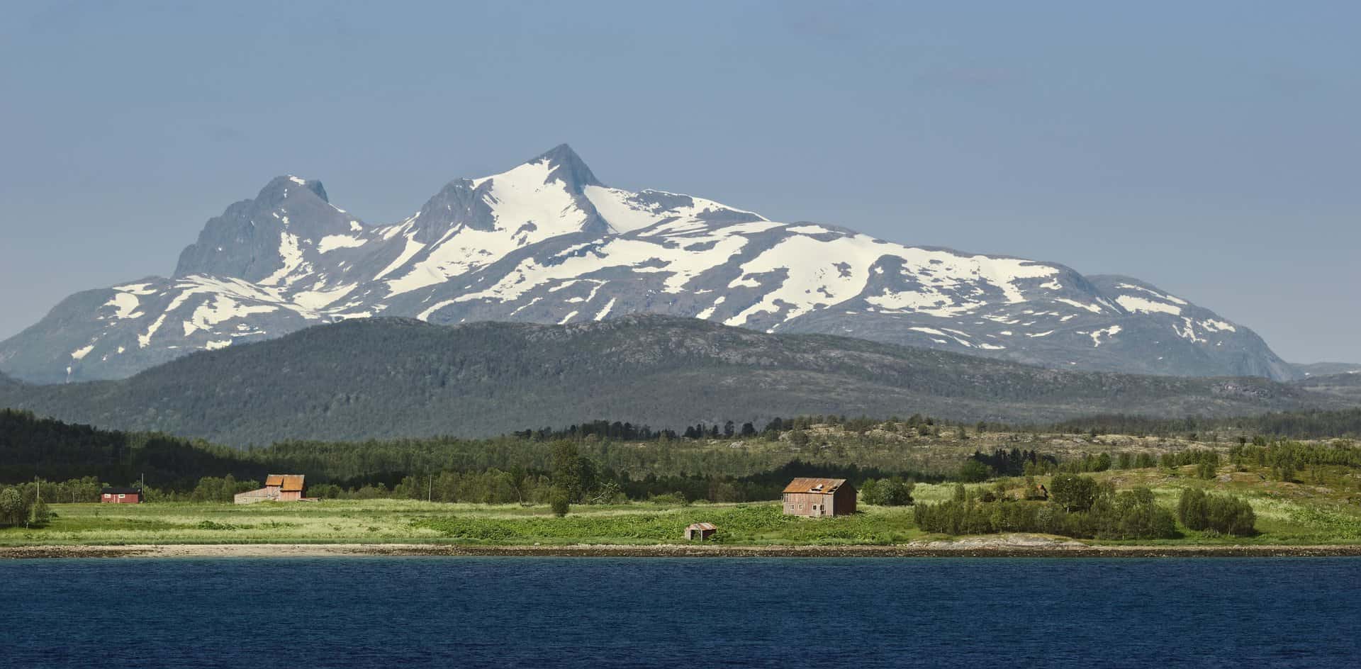 Contemplate the Northern Lights in Norway - Your Guide to the 14 Best Spots around the Country