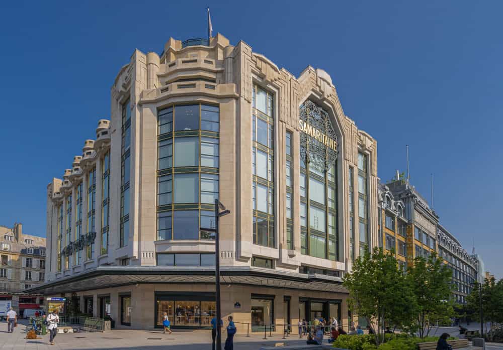 Side view of La Samaritaine