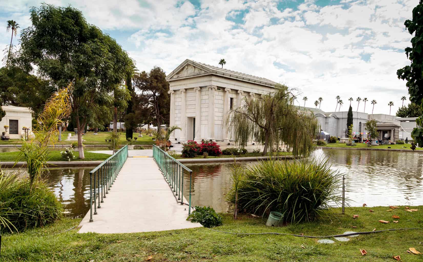 Sunset Boulevard 11 cemetery
