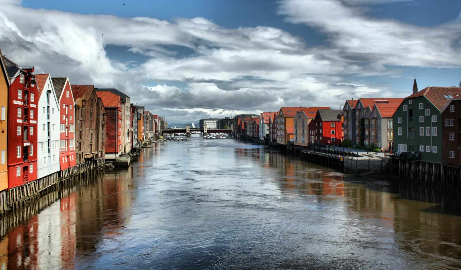 Contemplate the Northern Lights in Norway - Your Guide to the 14 Best Spots around the Country