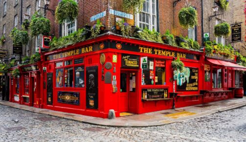 Our Favorite 33 Pubs in Ireland: The Good, The Better & The Best!