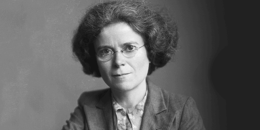 A head shot of Kathleen Lonsdale