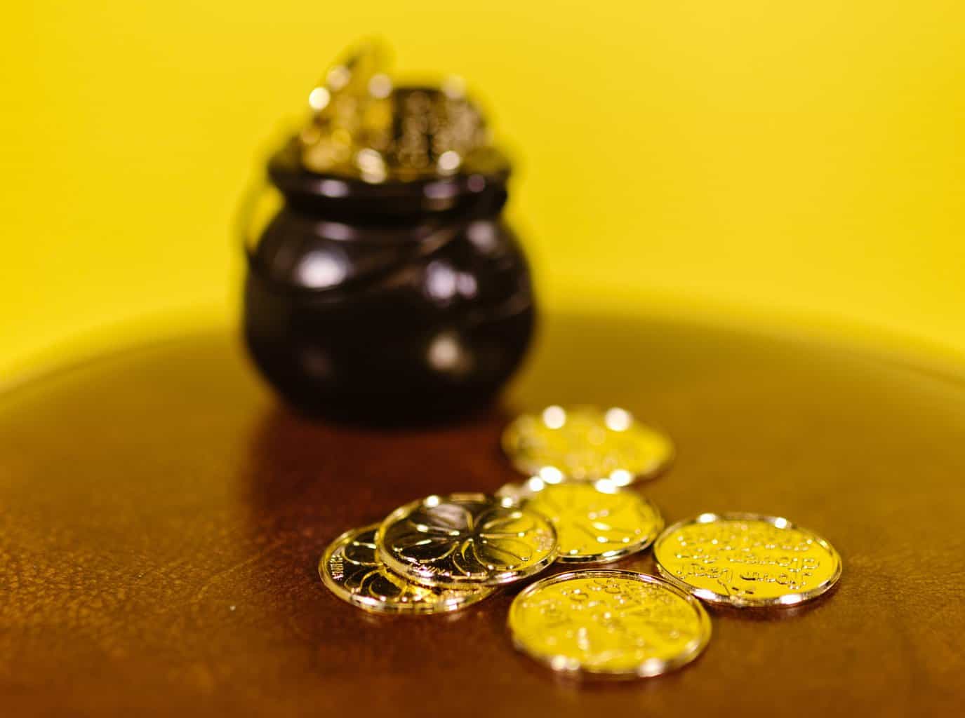 pot of gold - Irish symbolismpot of gold - Irish symbolism