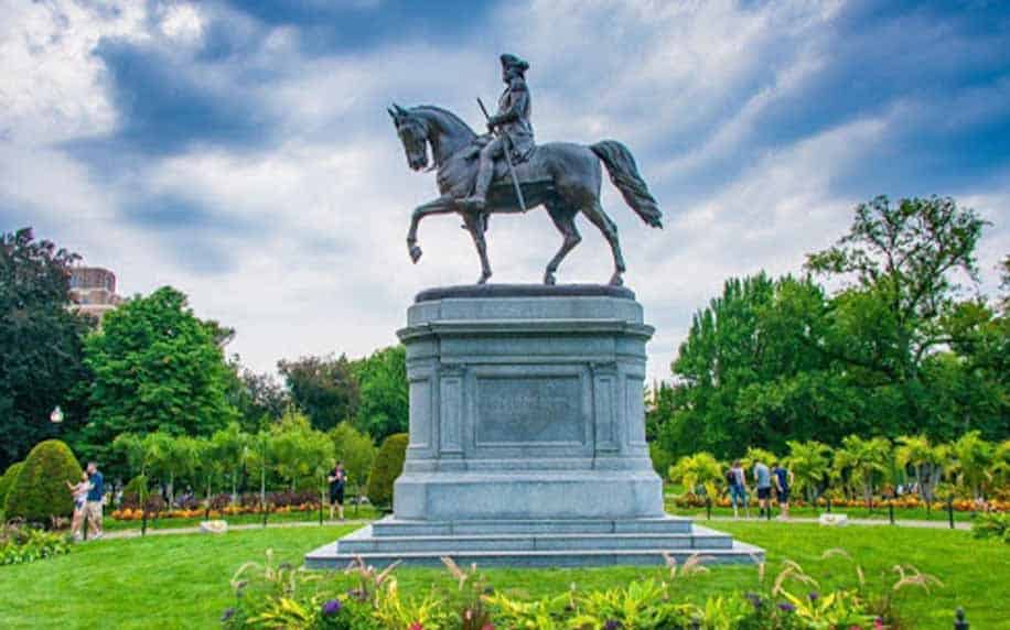 a civil war statue in boston common