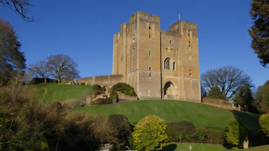 Leonardo Kino XL Guildford Castle 2