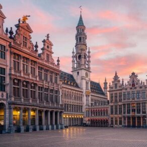 Exploring Brussels’ Best Squares and Parks for History and Relaxation